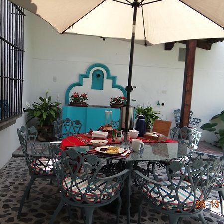 Bed and Breakfast Casa Naranjo Антигуа-Гватемала Экстерьер фото
