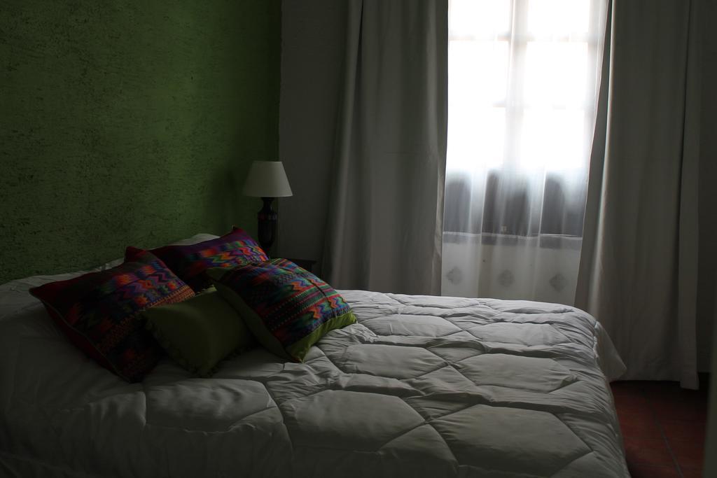 Bed and Breakfast Casa Naranjo Антигуа-Гватемала Экстерьер фото