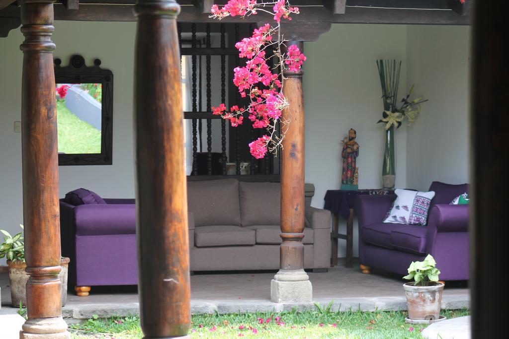 Bed and Breakfast Casa Naranjo Антигуа-Гватемала Экстерьер фото