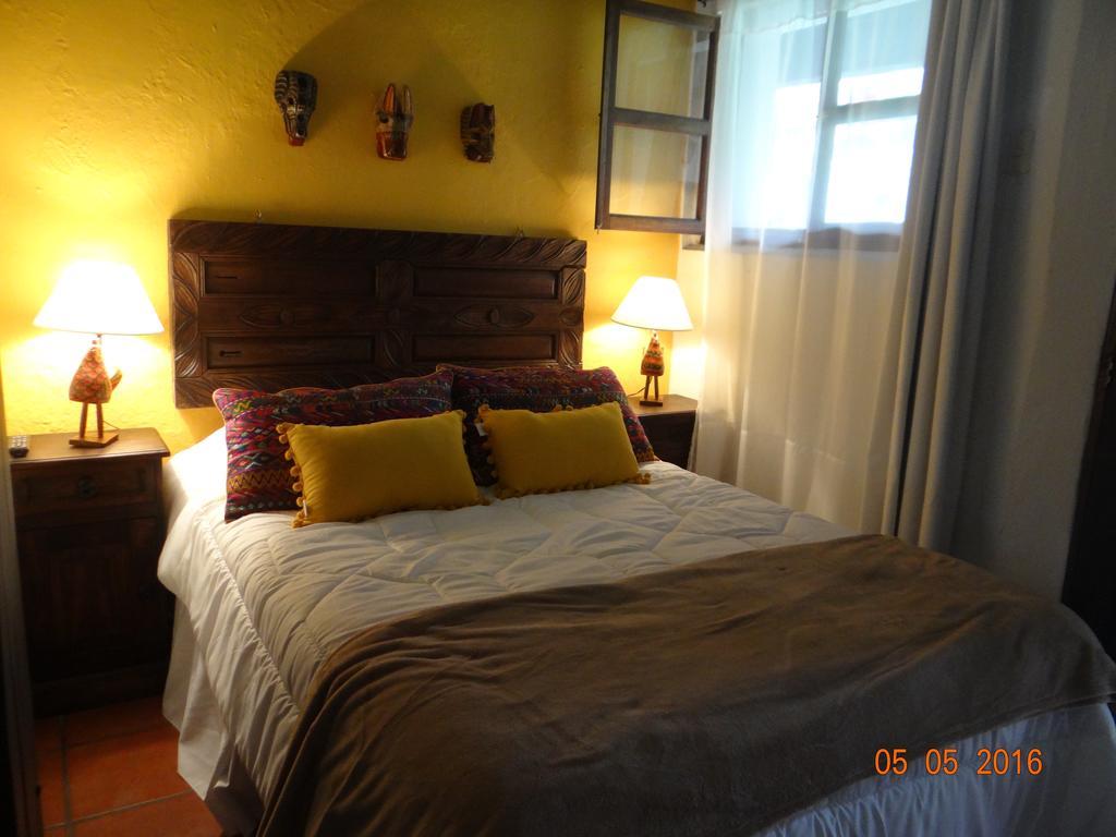 Bed and Breakfast Casa Naranjo Антигуа-Гватемала Экстерьер фото