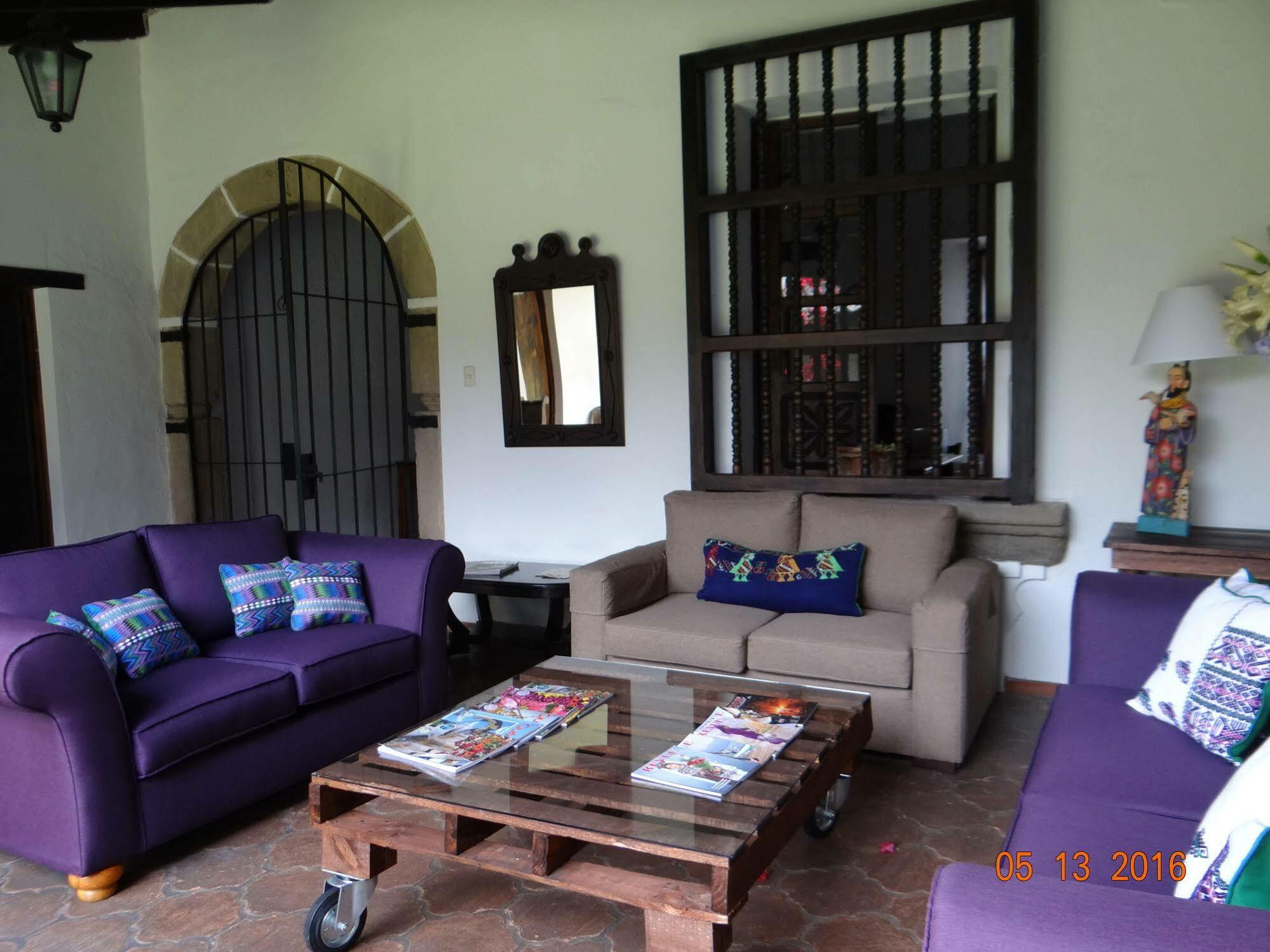 Bed and Breakfast Casa Naranjo Антигуа-Гватемала Экстерьер фото