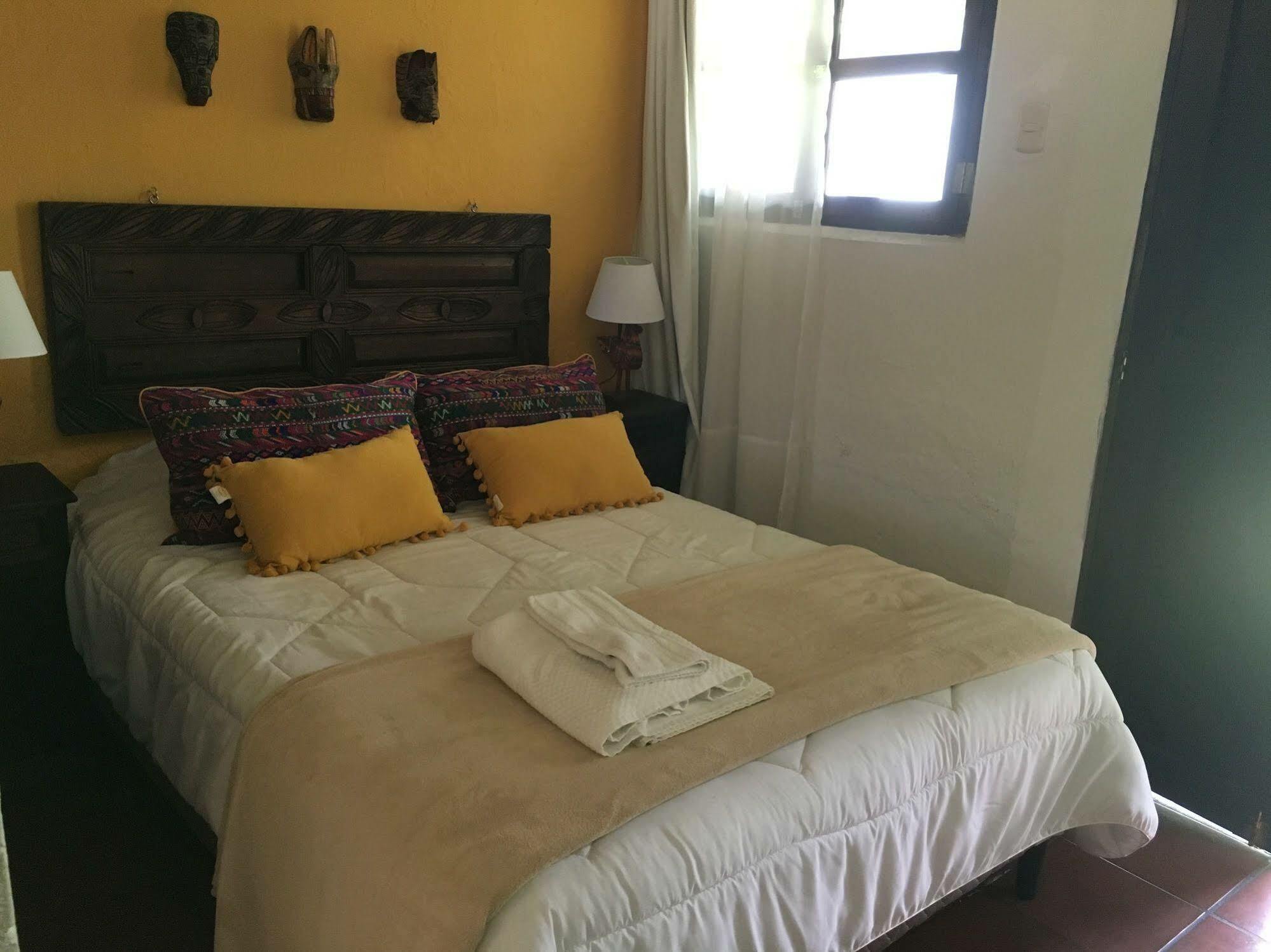 Bed and Breakfast Casa Naranjo Антигуа-Гватемала Экстерьер фото