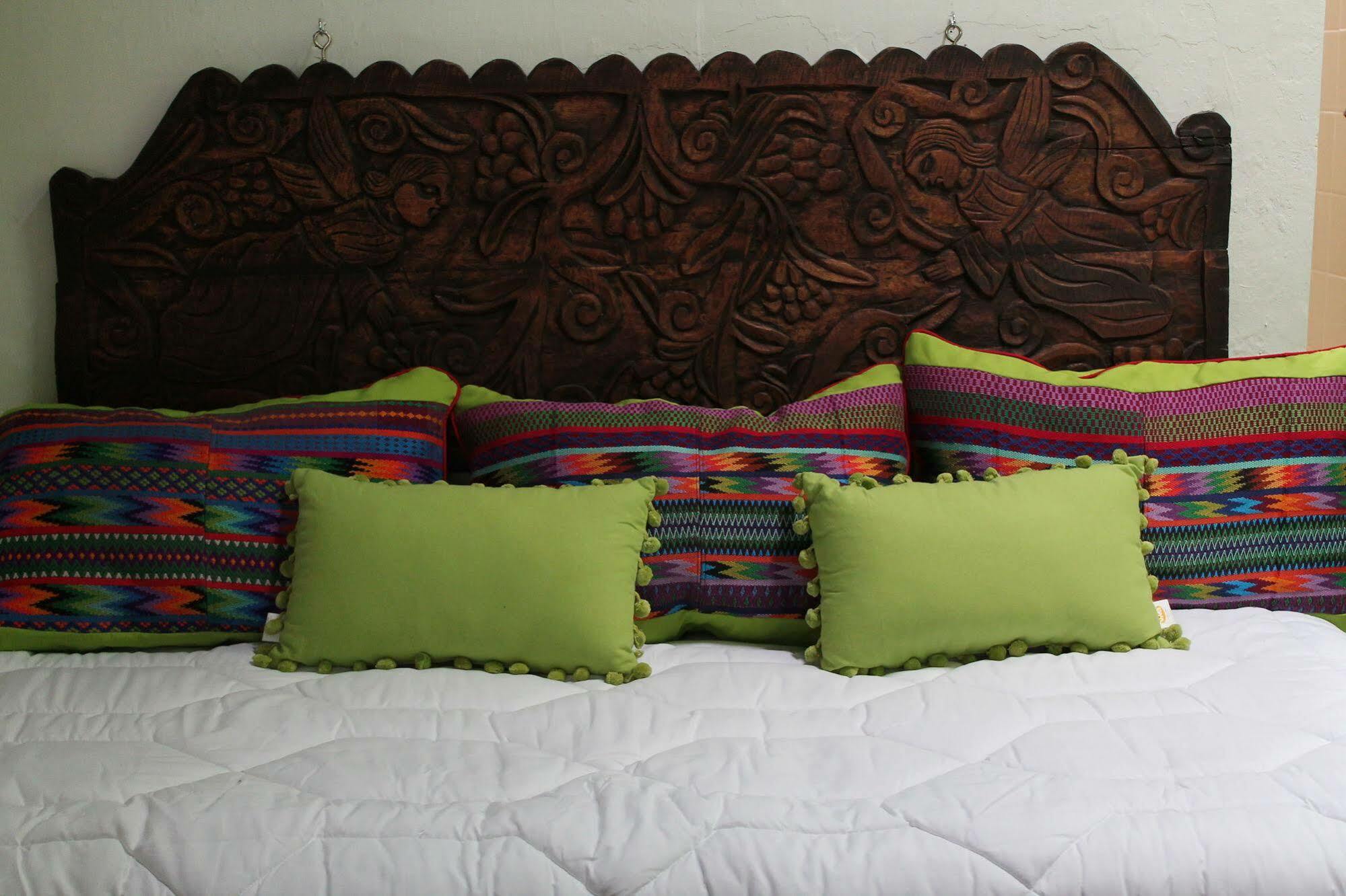 Bed and Breakfast Casa Naranjo Антигуа-Гватемала Экстерьер фото