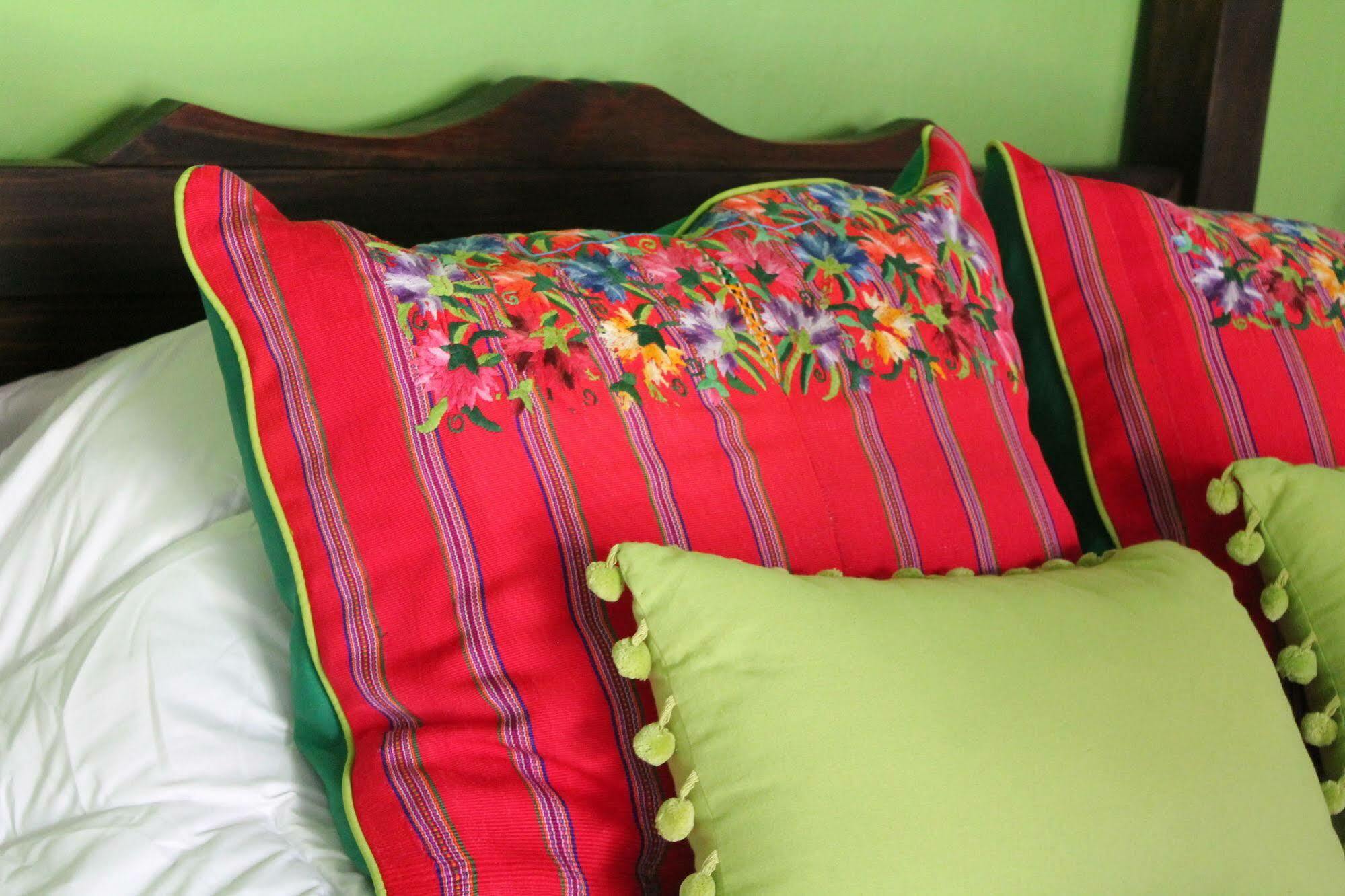 Bed and Breakfast Casa Naranjo Антигуа-Гватемала Экстерьер фото